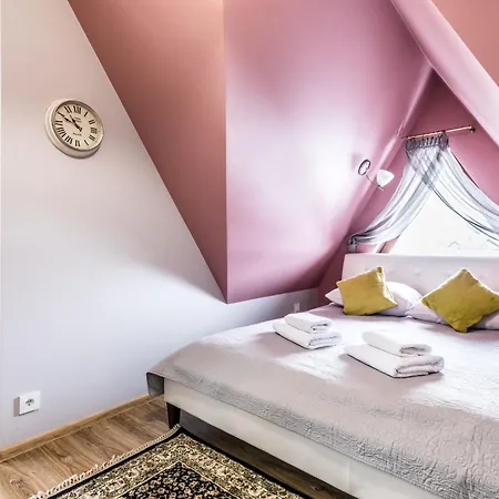 U Roberta Alloggio in famiglia *