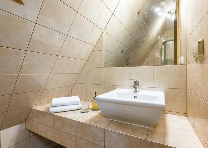 Quarto em Acomodações Particulares U Roberta *